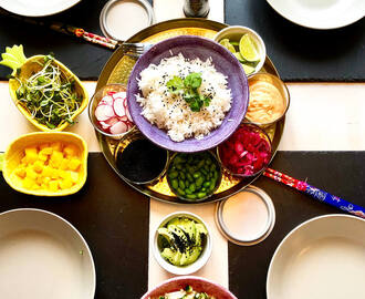 Poké Bowl med tonfisk och srirachamayo