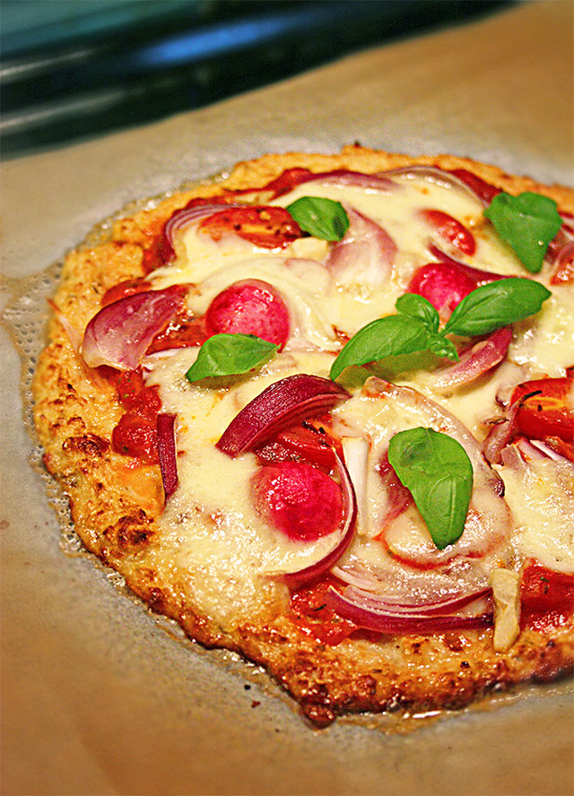 Blomkålspizza – Enkel, hälsosam och glutenfri pizza