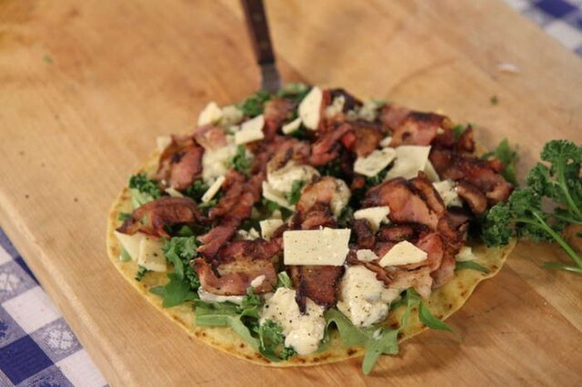 Snabb “pizza” med bacon & rucola