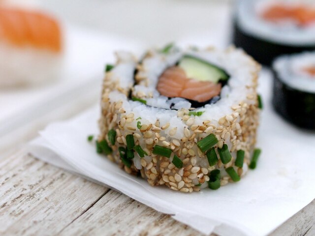 Maki sushi - en trinn-for-trinn-beskrivelse av en amatør