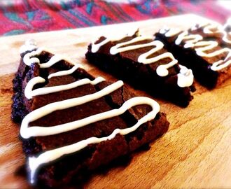 Men pepparkaksbrownies i granbeklädnand och spöke i vardagsrummet.