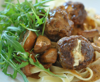 Peppriga köttbullar