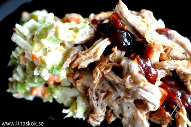 Pulled Pork med Coleslaw och BBQ-sås...