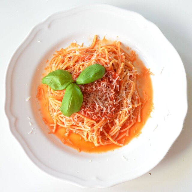 RECEPT: spaghetti med italiensk vegetarisk paprikasås