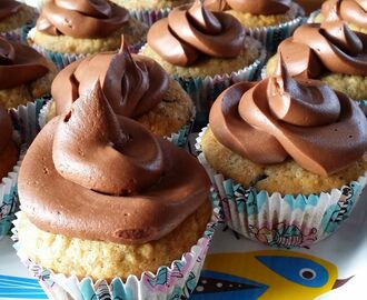 Banana chocolate chip cupcakes med nutella