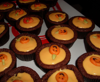 Halloween cupcakes (choklad och apelsincupcakes)
