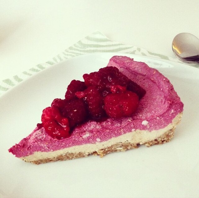 Raw tripple-layered raspberry-vanilla cheesecake