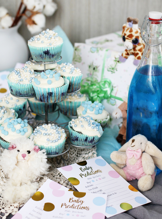 Blåbärscupcakes med frosting till Baby Shower