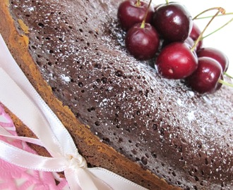 Enkel chokladkaka med mörk choklad