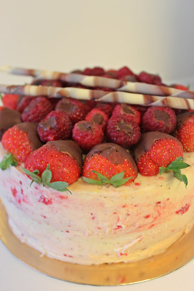 Fruit layer cake