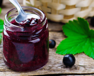 Svartvinbärssylt med syltsocker – Recept
