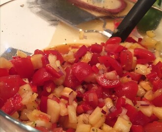 RAW salsa med ananas, tomat och paprika