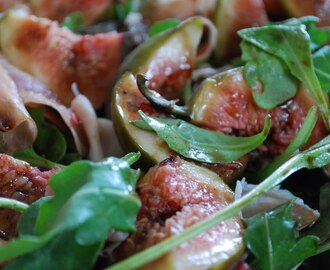 Rostade fikon med parmaskinka, ruccola och balsamicoglaze