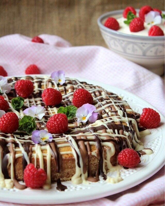 Salt dulce de leche kladdkaka med chokladtäcke