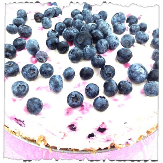 Blueberry and white chocolate cheesecake i stället för tårta till lilla mor.