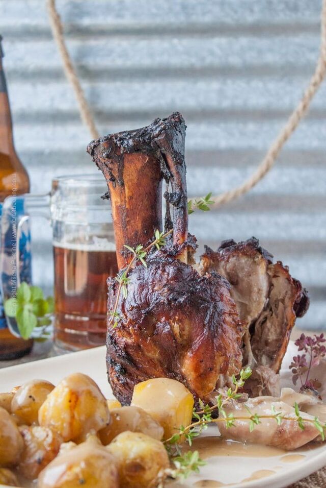 Schweinshaxe German Pork Knuckles (Step-by-step Pictures + Video) | Pork knuckle, Pork, German pork hocks recipe