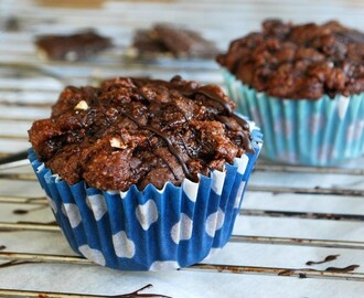 Hälsosamma chokladmuffins med seg chokladtopping