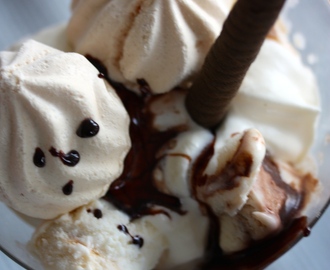 Homemade Chocolate Sauce for “Maräng Swiss” – Hemgjord Chokladsås till Marängswiss