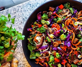 RAINBOW WOK MED HET TOFU