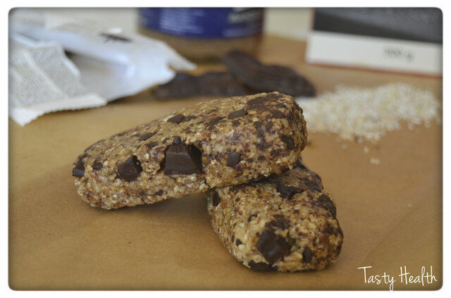 Chocolate chip cookie dough protein bar