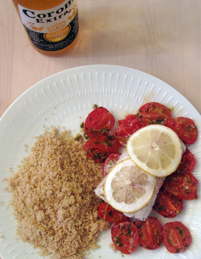 Citrondoftande torsk med tomater och basilika