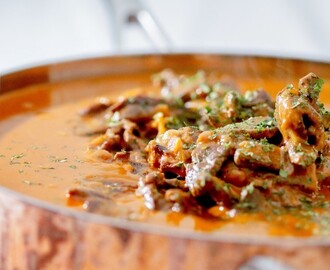 Grönpepprig biffstroganoff med konjak