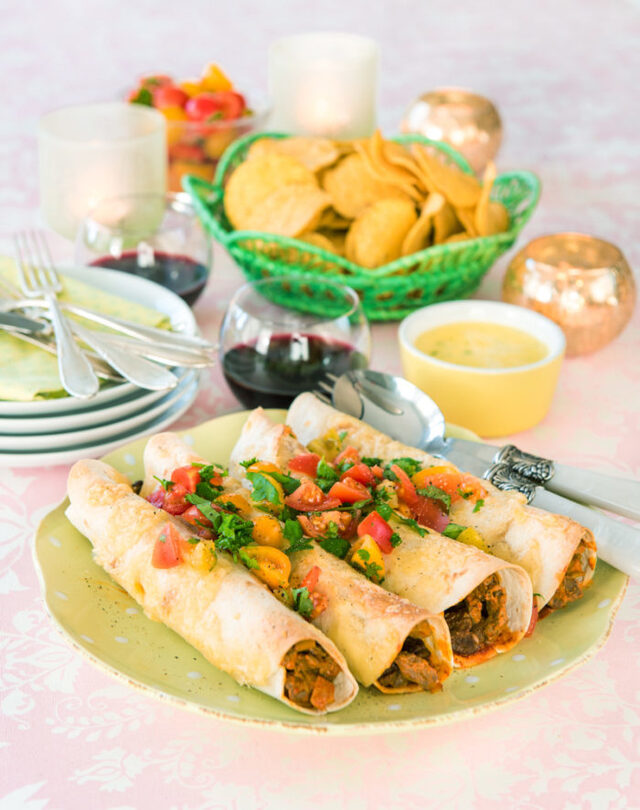 Enchiladas med lövbiff och ostdipp