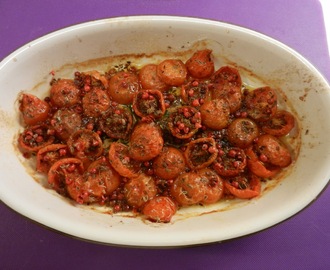 Ba­ka­de to­ma­ter med dill­frön och rosépep­par