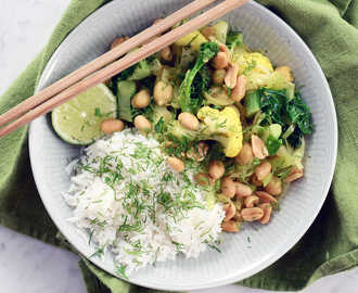 Vegansk currygryta med kokos och kål