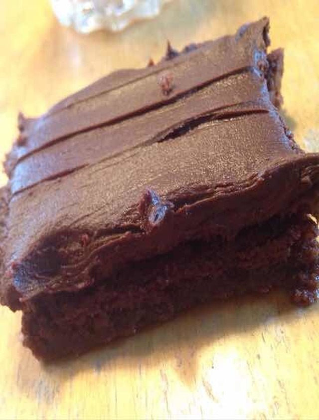 Mjölkchoklads brownie med mörk chokladtryffel