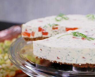 Gravad laxcheesecake med färskost, dill och pepparrot