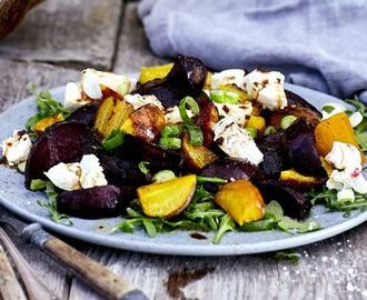 Ljummen sallad med betor, chèvre och valnötter  