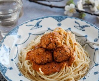 Malins frikadeller i tomatsås