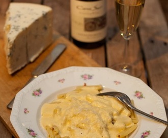 Pasta med gorgonzola- och parmesansås