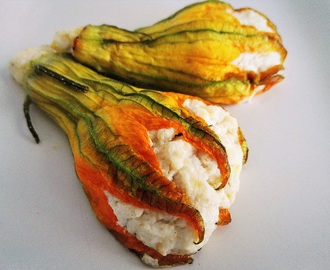 Fiori di zucca ripieni di ricotta al forno