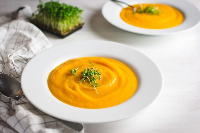 Creamy carrot and horseradish soup