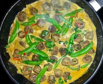 Här lagas det köttbullar med thai-influenser!