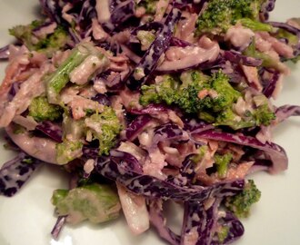 Krämig broccoli och kålsallad