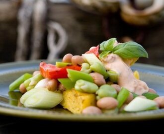 Grillad polenta med bön- och paprikasallad