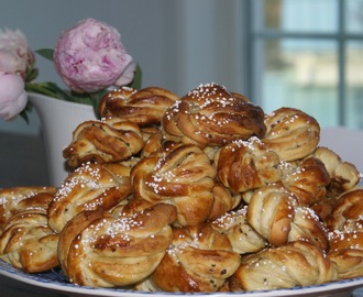 Lite bullar och gardiner