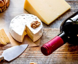 9 bästa vinerna till ost – expertens prisvärda favoriter