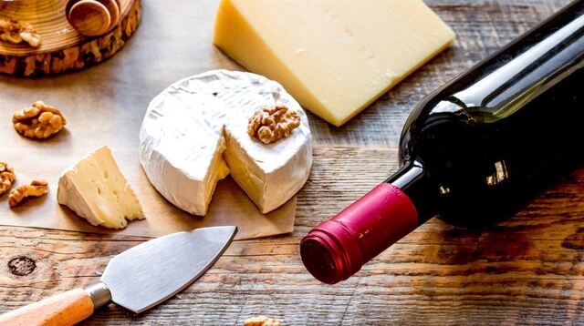 9 bästa vinerna till ost – expertens prisvärda favoriter