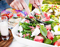 Somrig melonsallad med sparris och fetaost