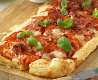 Frasig pizza med mozzarella