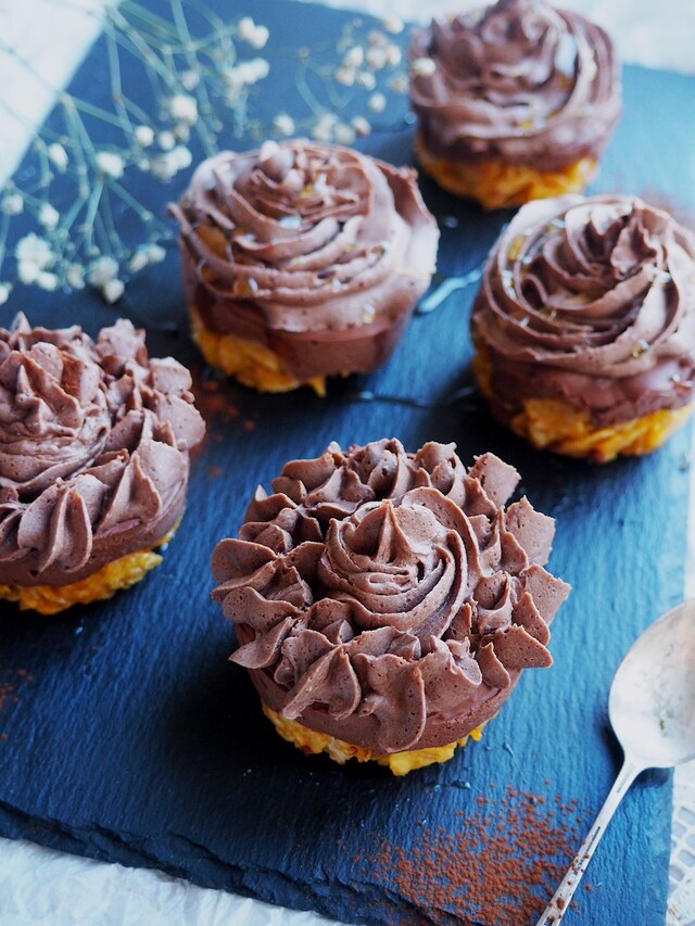 Cornflakes Chocolate Ganache Cups with Chocolate Frosting