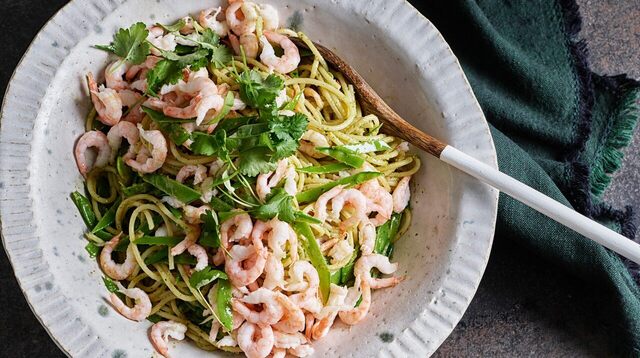 Pasta med räkor och thaipesto