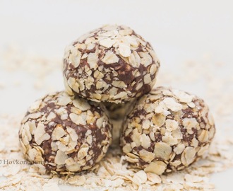 Oat Almond Chocolate Bliss Balls