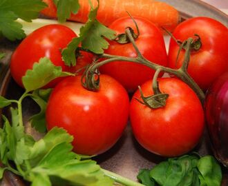 Tomatsås på färska tomater