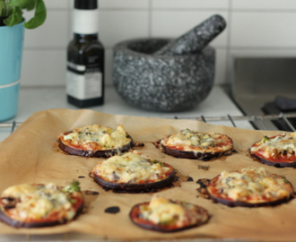 Auberginepizzor i miniformat