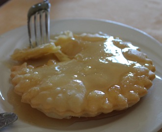 Sebadas/Seadas (sardinsk dessert)